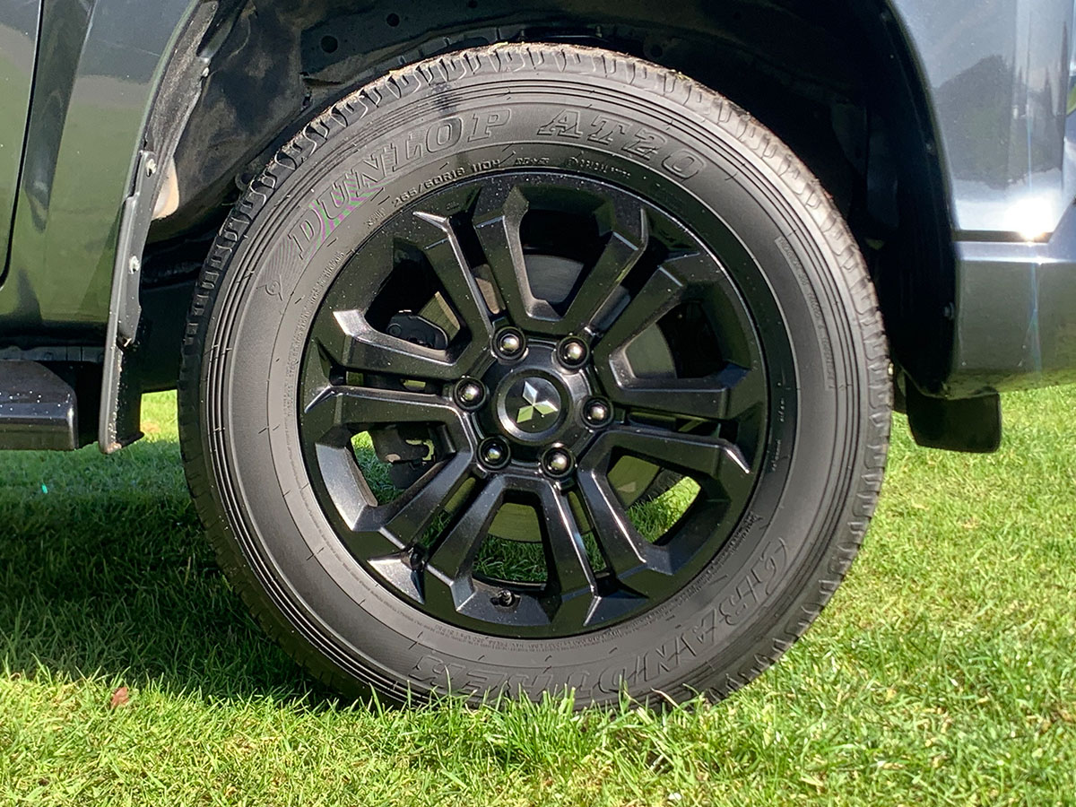 2021 Mitsubishi Triton GLSB 4WD 2.4L Diesel Turbo 6 Speed Auto