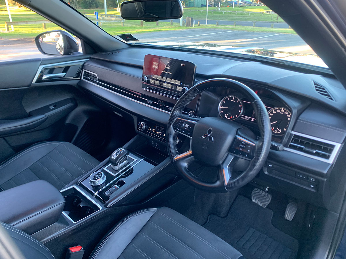 2024 Mitsubishi Outlander Sport 2WD 7 Seater 2.5L Petrol