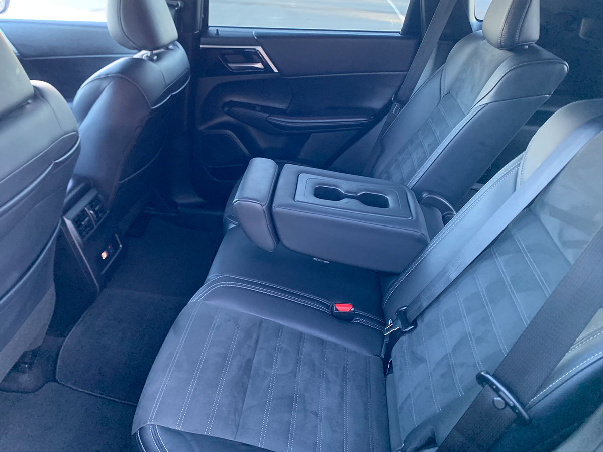 2024 Mitsubishi Outlander Sport 2WD 7 Seater 2.5L Petrol