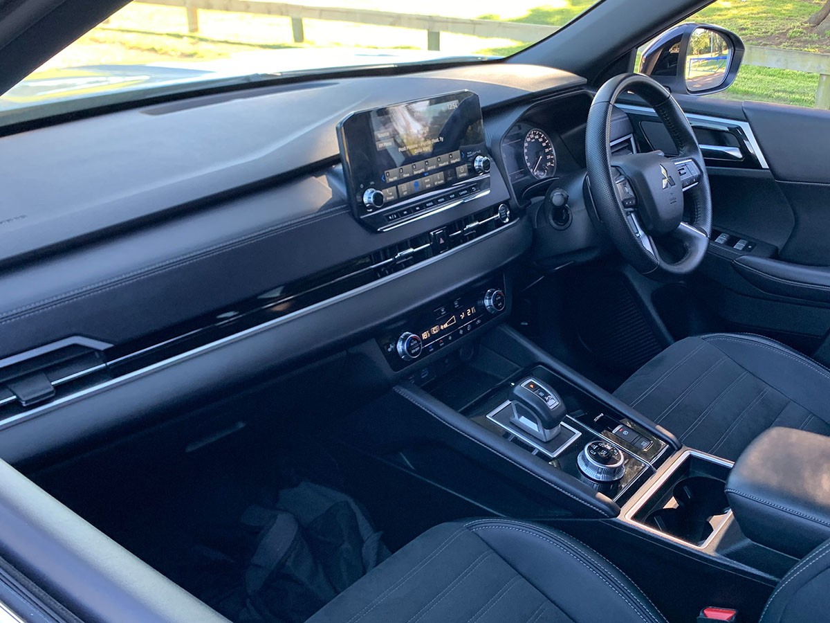 2024 Mitsubishi Outlander Sport 2WD 7 Seater 2.5L Petrol