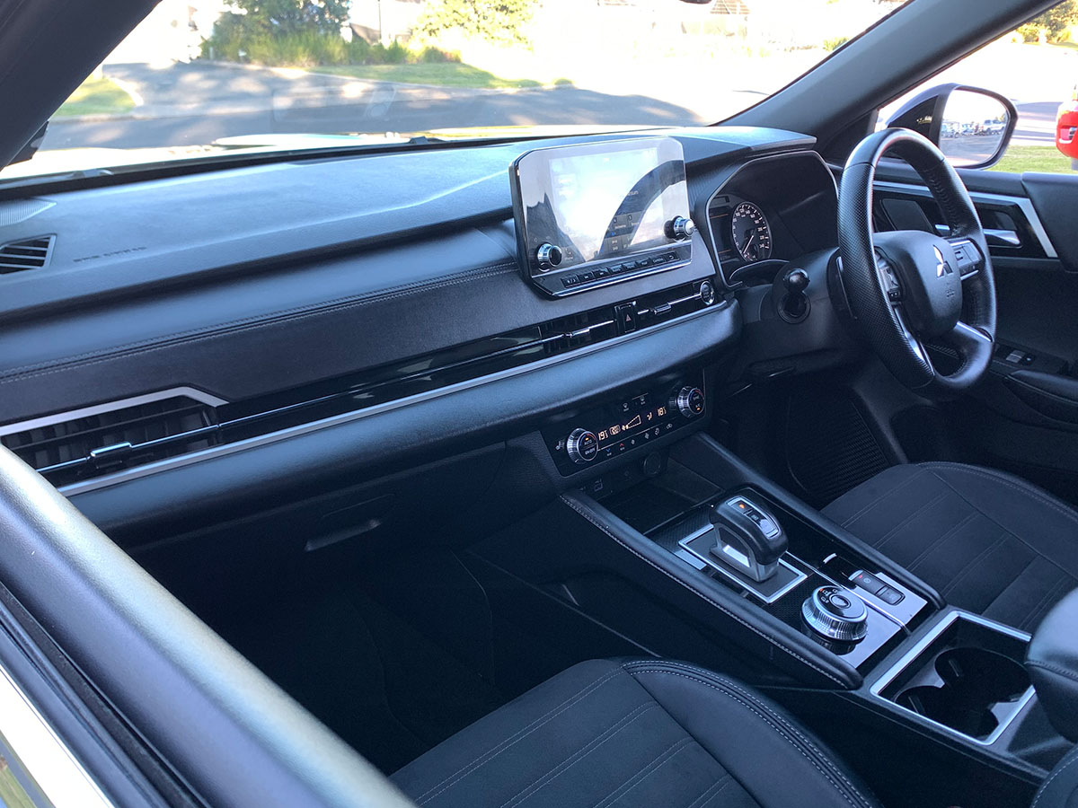 2024 Mitsubishi Outlander Sport 2WD 7 Seater 2.5L Petrol