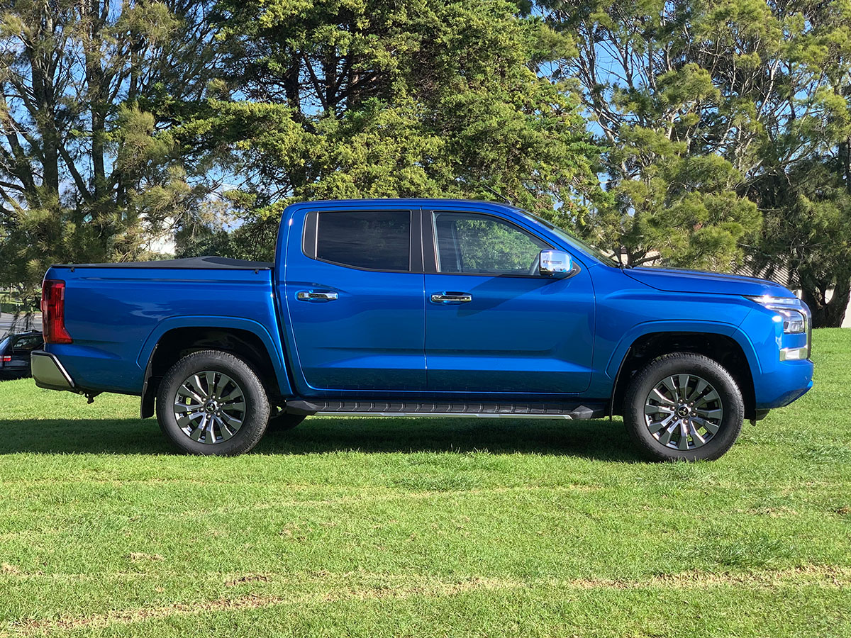 2024 Mitsubishi Triton GLXR 4WD 2.4L Bi-Turbo Diesel 6 Speed Auto