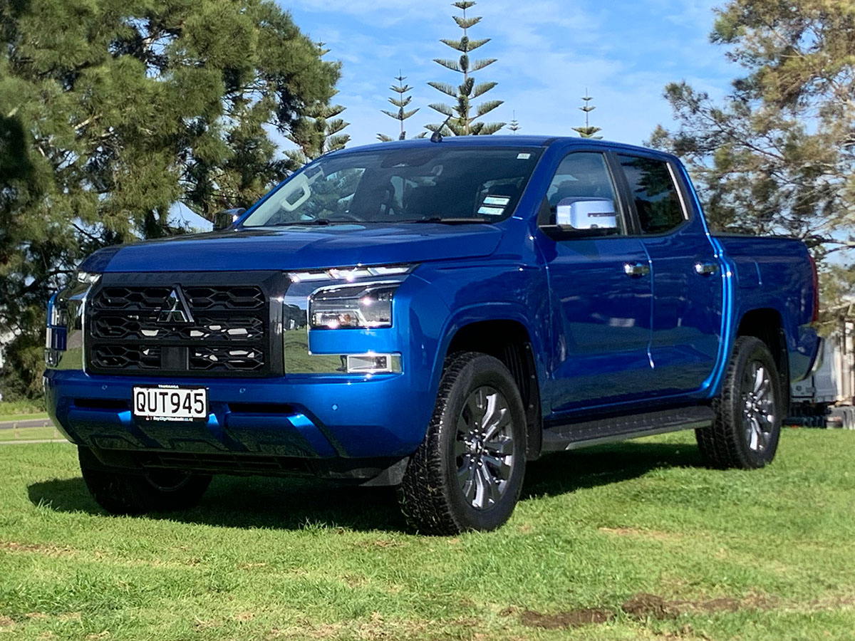 2024 Mitsubishi Triton GLXR 4WD 2.4L Bi-Turbo Diesel 6 Speed Auto