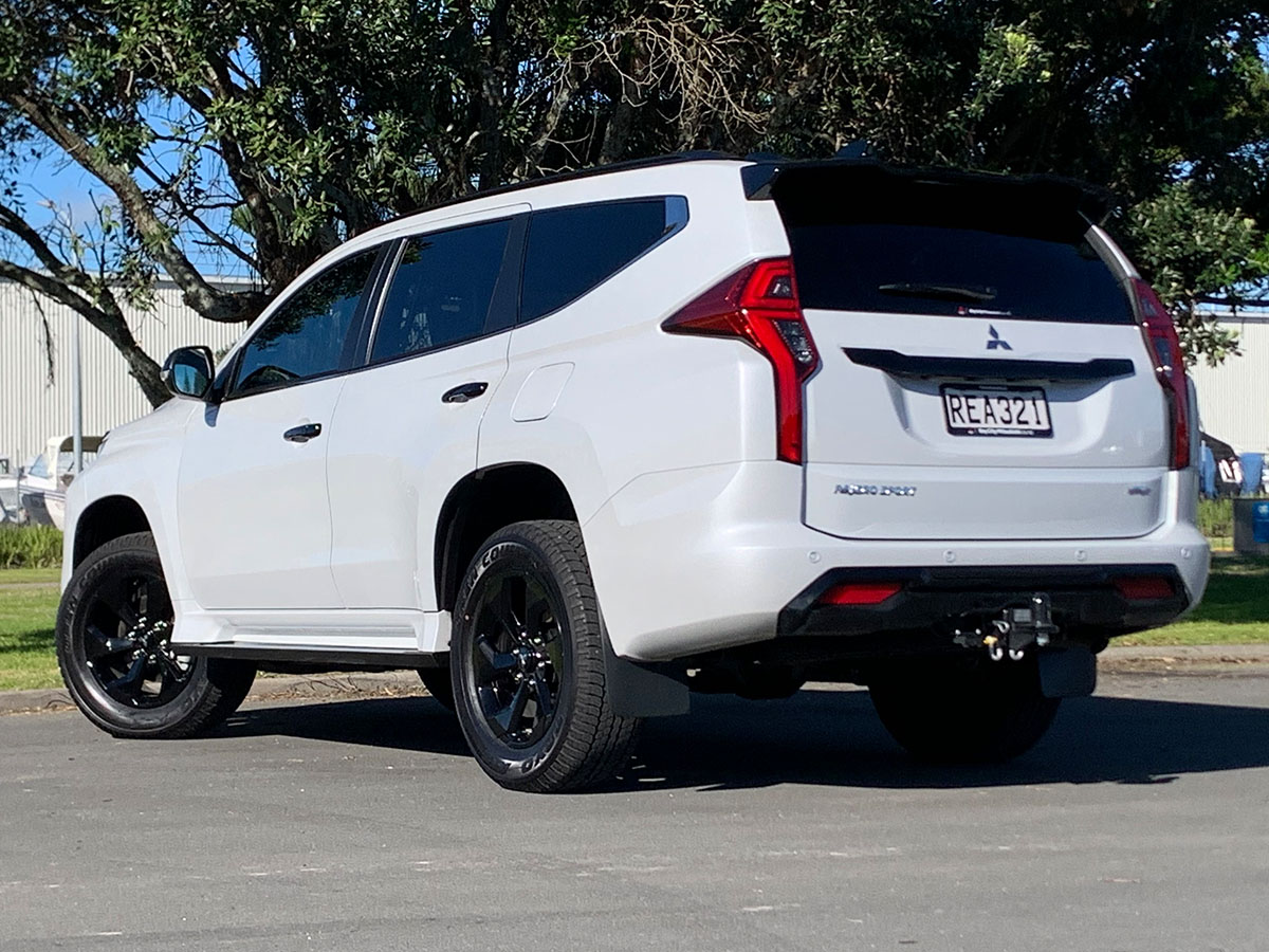 2025 Mitsubishi Pajero Sport VRX Black Edition