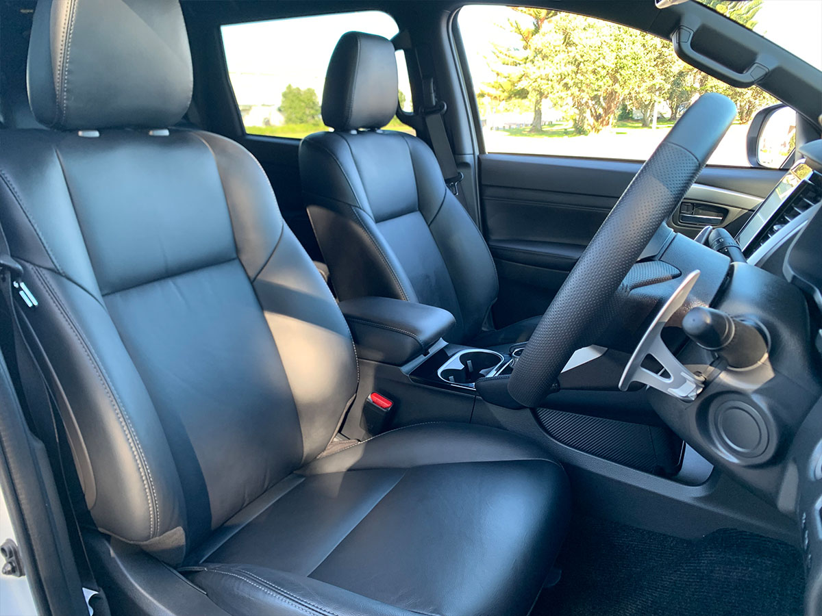 2025 Mitsubishi Pajero Sport VRX Black Edition