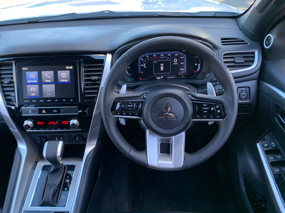 2025 Mitsubishi Pajero Sport VRX Black Edition