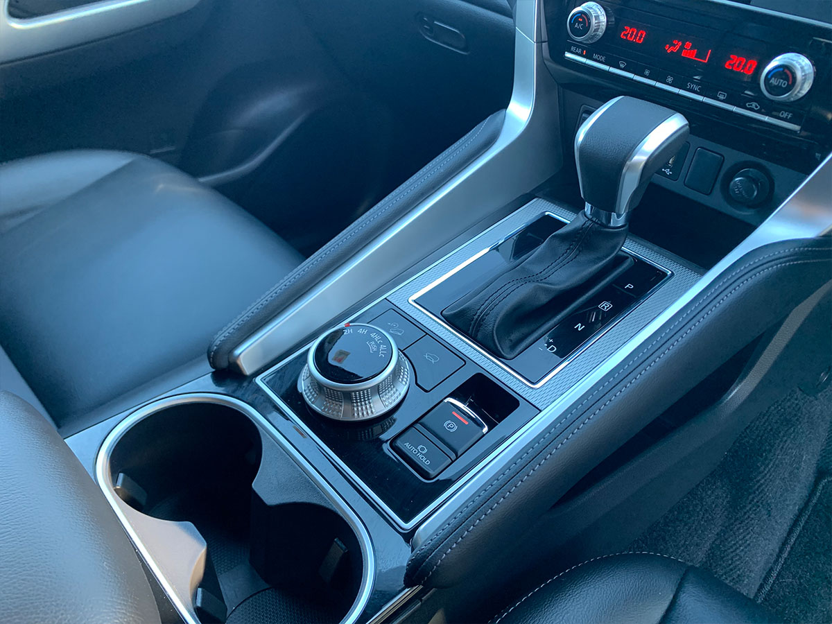 2025 Mitsubishi Pajero Sport VRX Black Edition