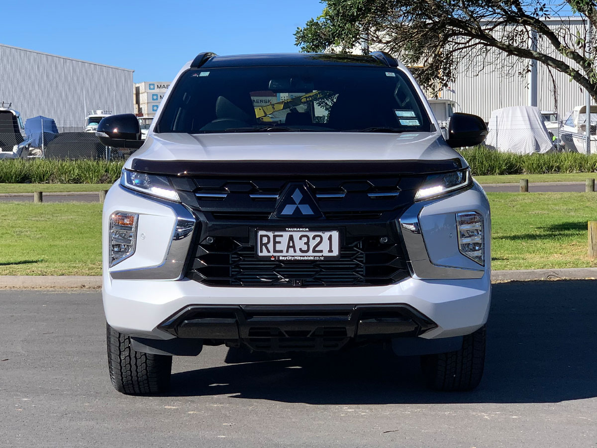 2025 Mitsubishi Pajero Sport VRX Black Edition