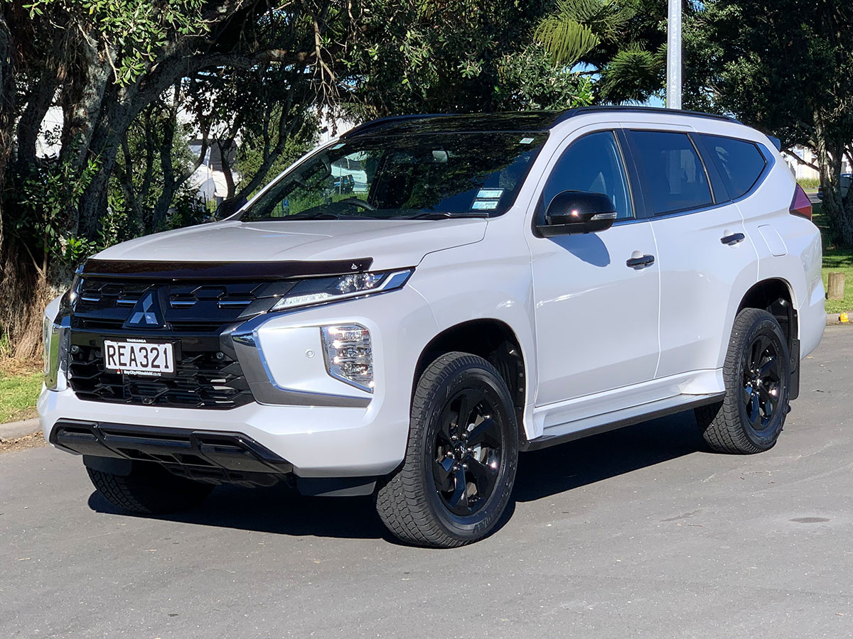 2025 Mitsubishi Pajero Sport VRX Black Edition