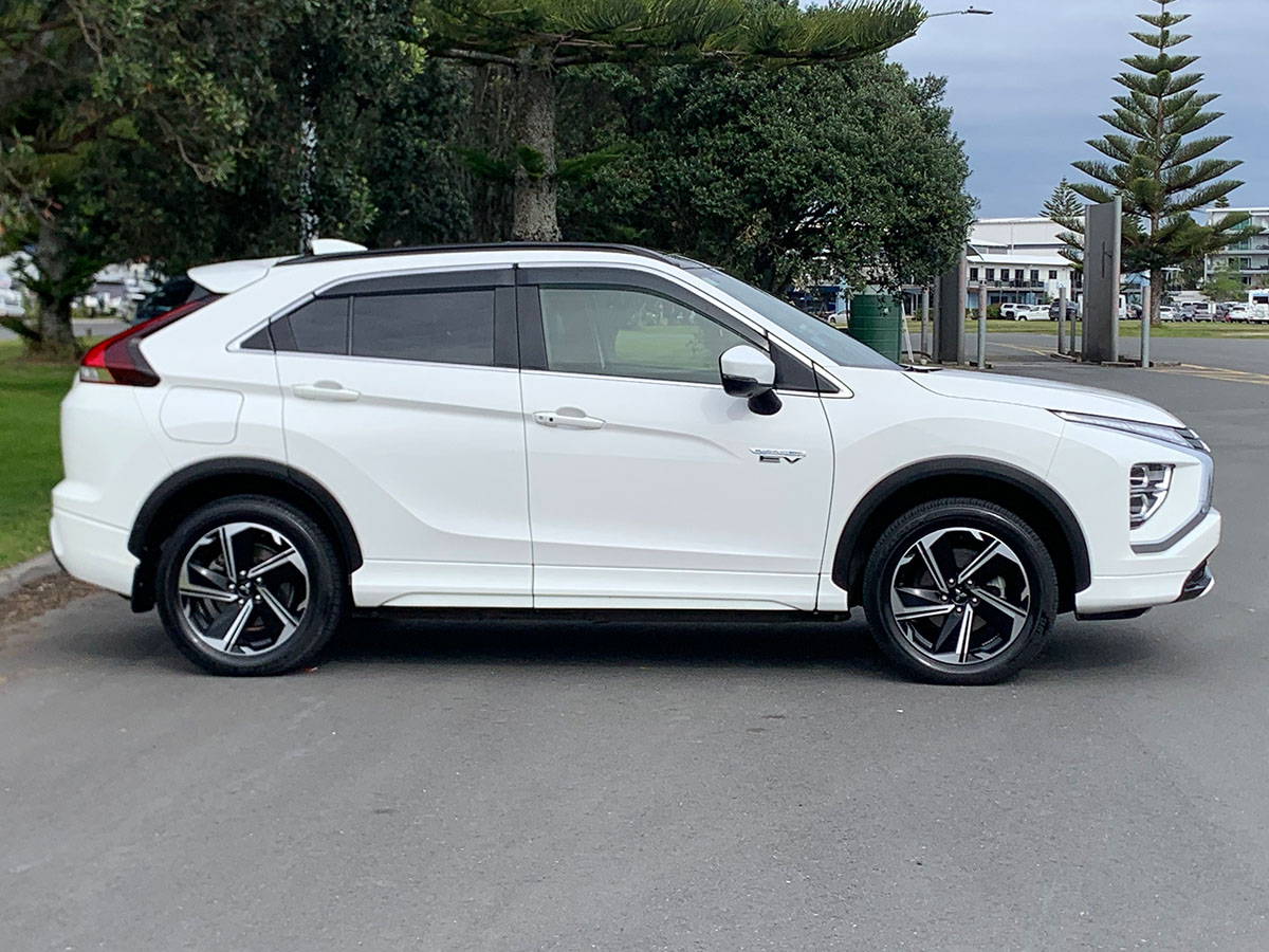 2022 Mitsubishi Eclipse Cross PHEV VRX Hybrid 4WD
