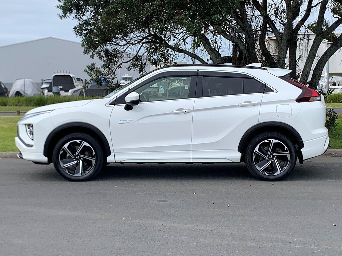 2022 Mitsubishi Eclipse Cross PHEV VRX Hybrid 4WD