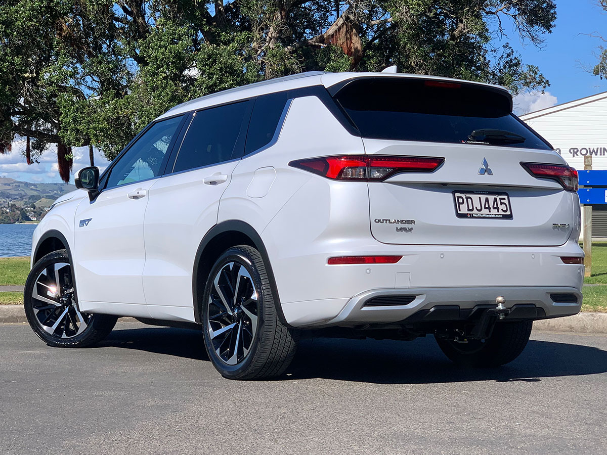 2022 Mitsubishi Outlander PHEV VRX 4WD Hybrid