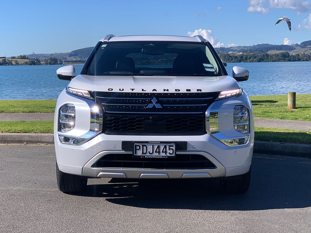 2022 Mitsubishi Outlander PHEV VRX 4WD Hybrid