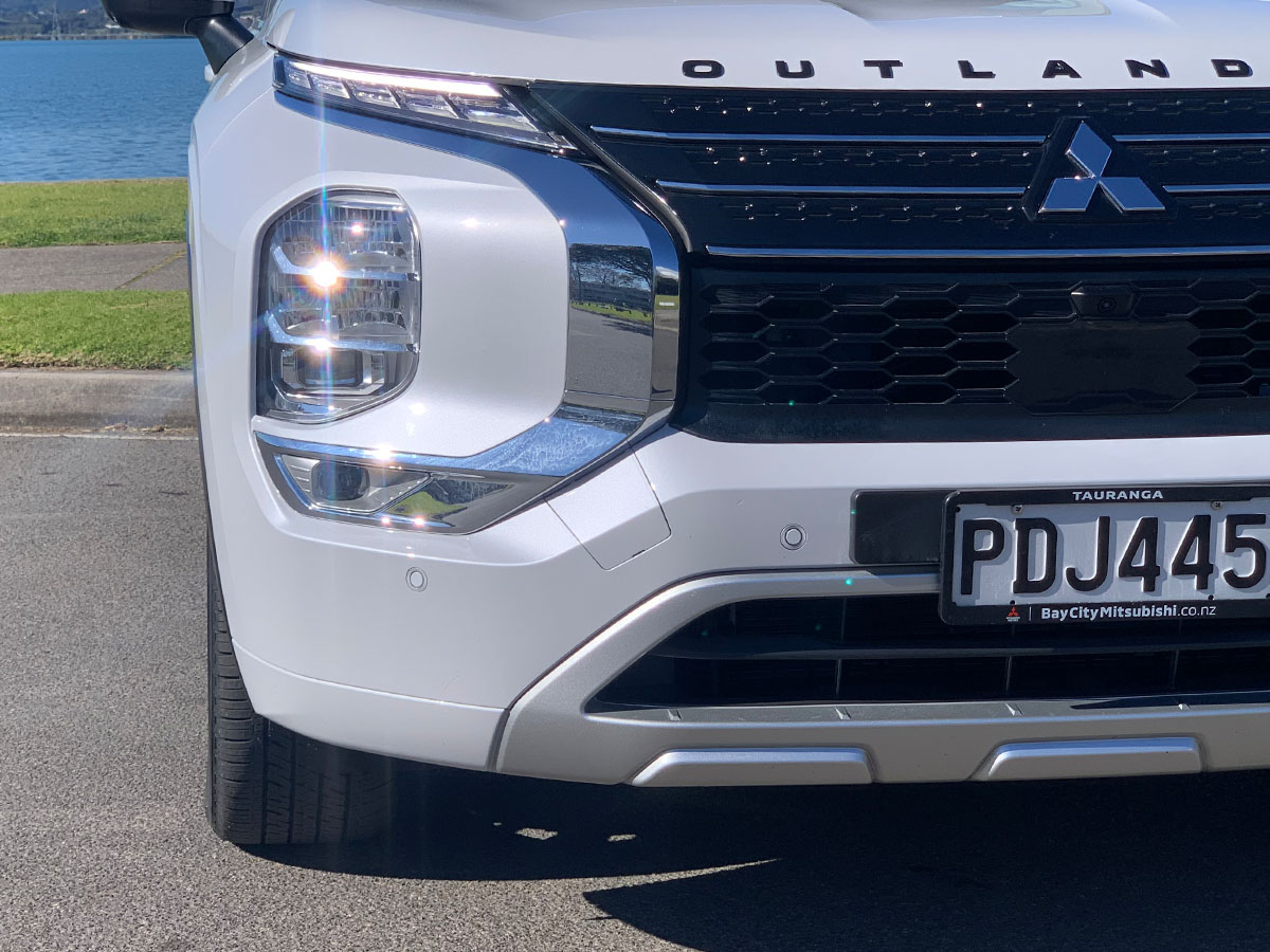 2022 Mitsubishi Outlander PHEV VRX 4WD Hybrid