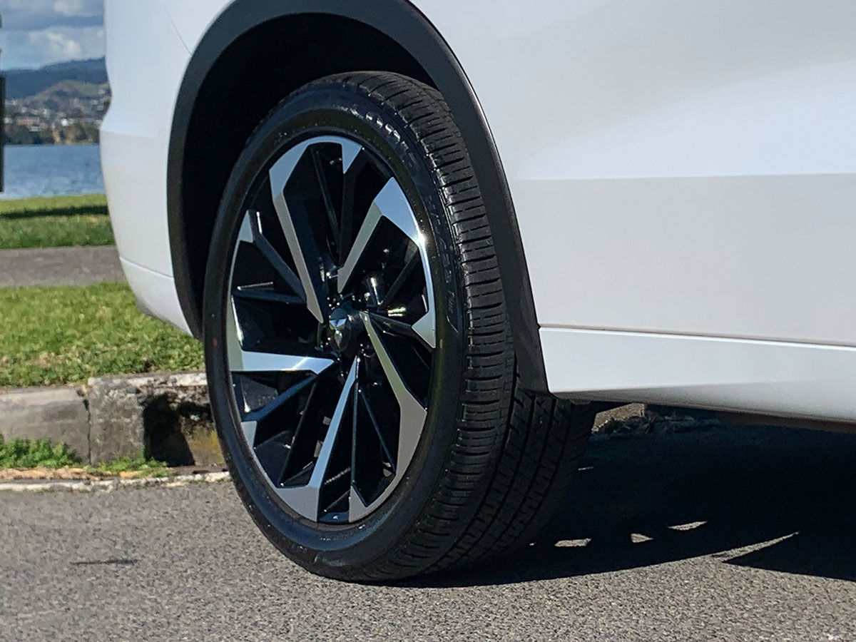 2022 Mitsubishi Outlander PHEV VRX 4WD Hybrid