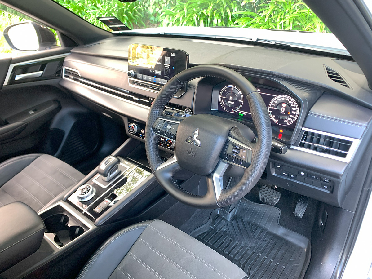 2023 Mitsubishi Outlander PHEV Sport 4WD Hybrid 7 Seater