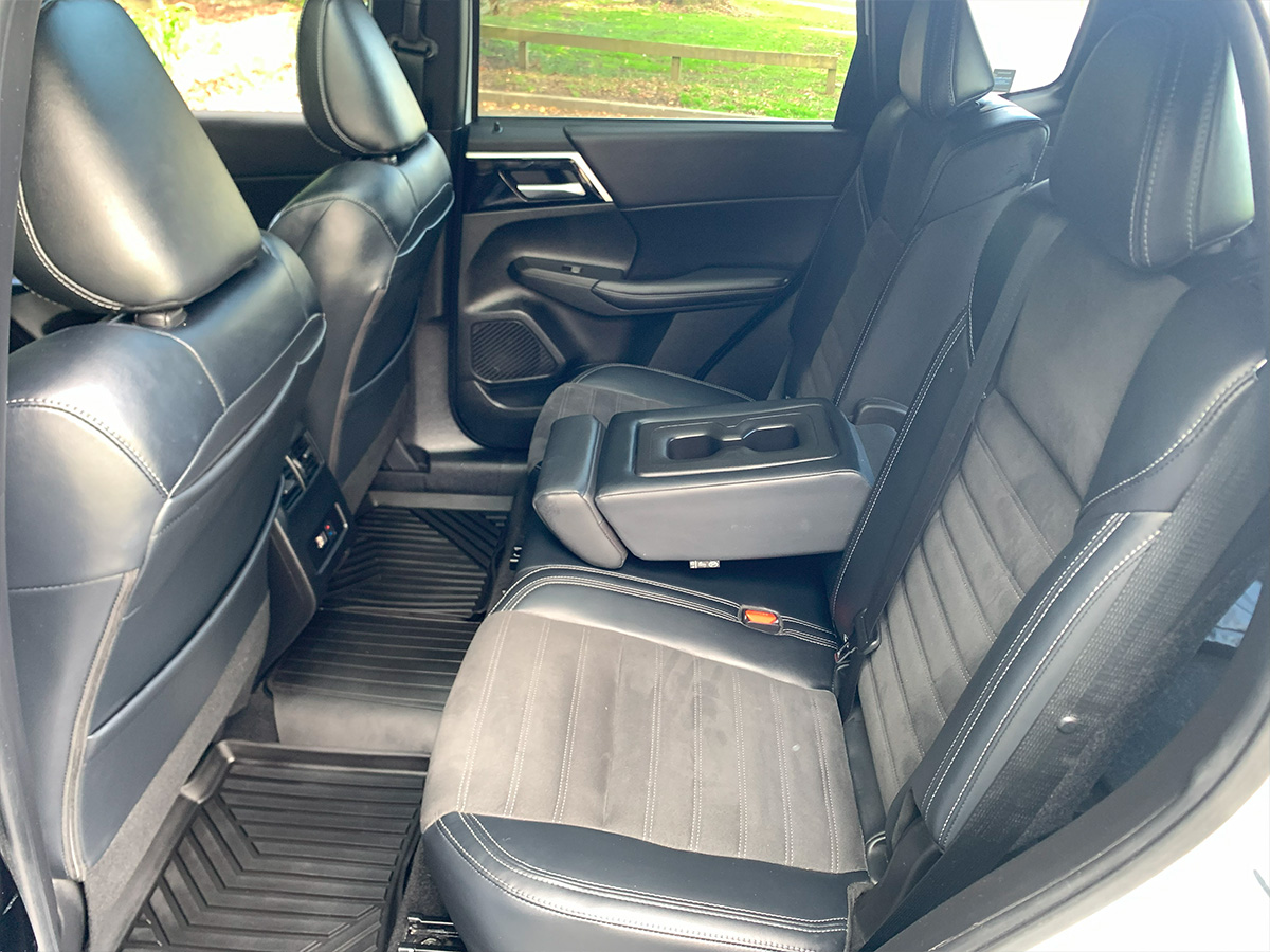 2023 Mitsubishi Outlander PHEV Sport 4WD Hybrid 7 Seater