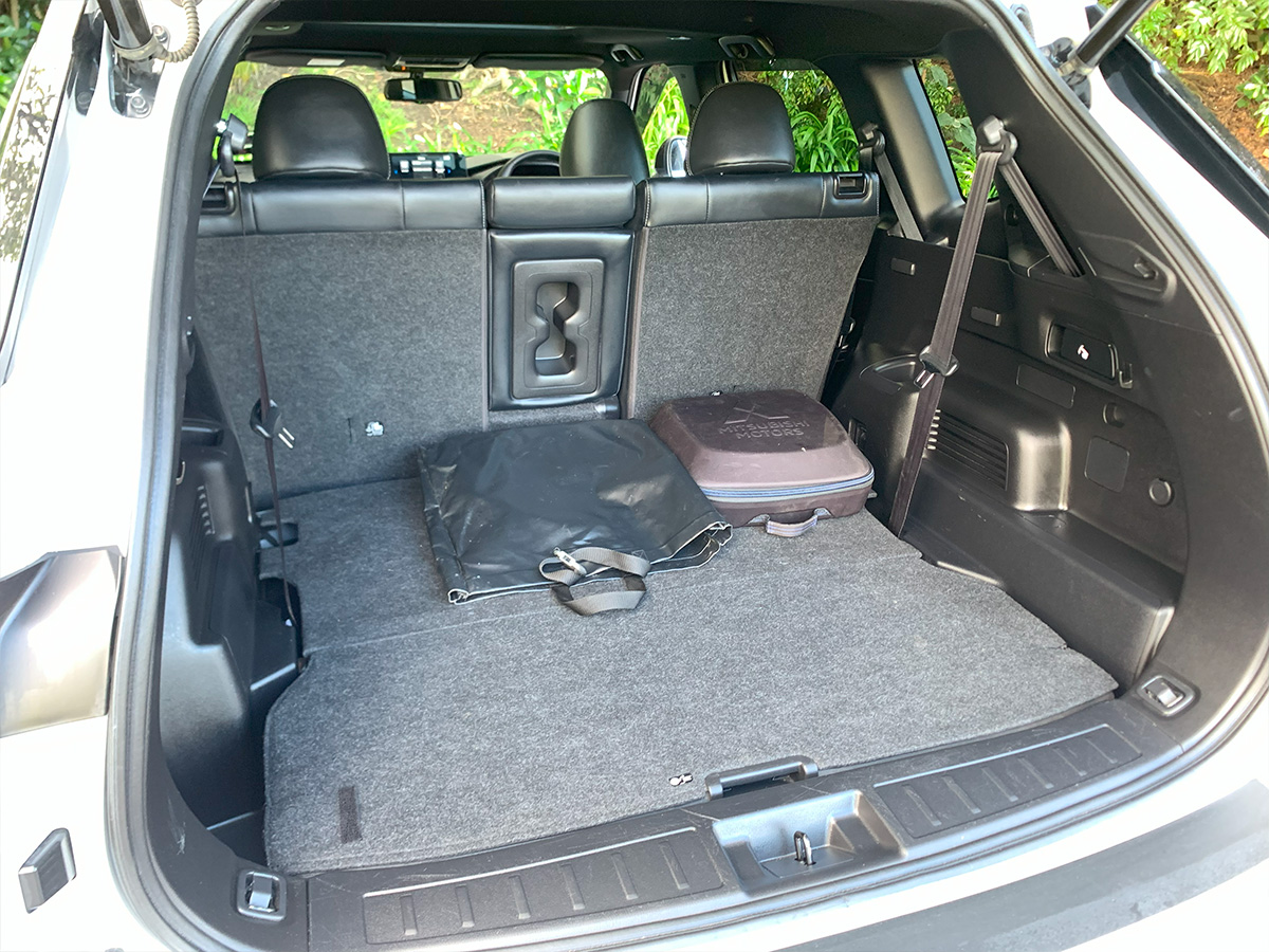 2023 Mitsubishi Outlander PHEV Sport 4WD Hybrid 7 Seater