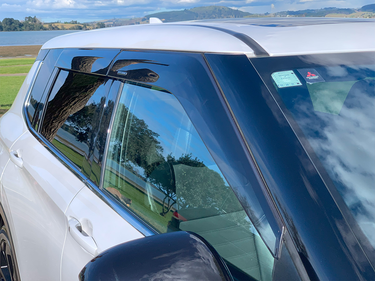 2023 Mitsubishi Outlander PHEV Sport 4WD Hybrid 7 Seater