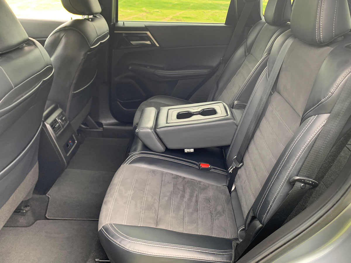 2023 Mitsubishi Outlander XLS 2WD 7 Seater 2.5L Petrol Auto