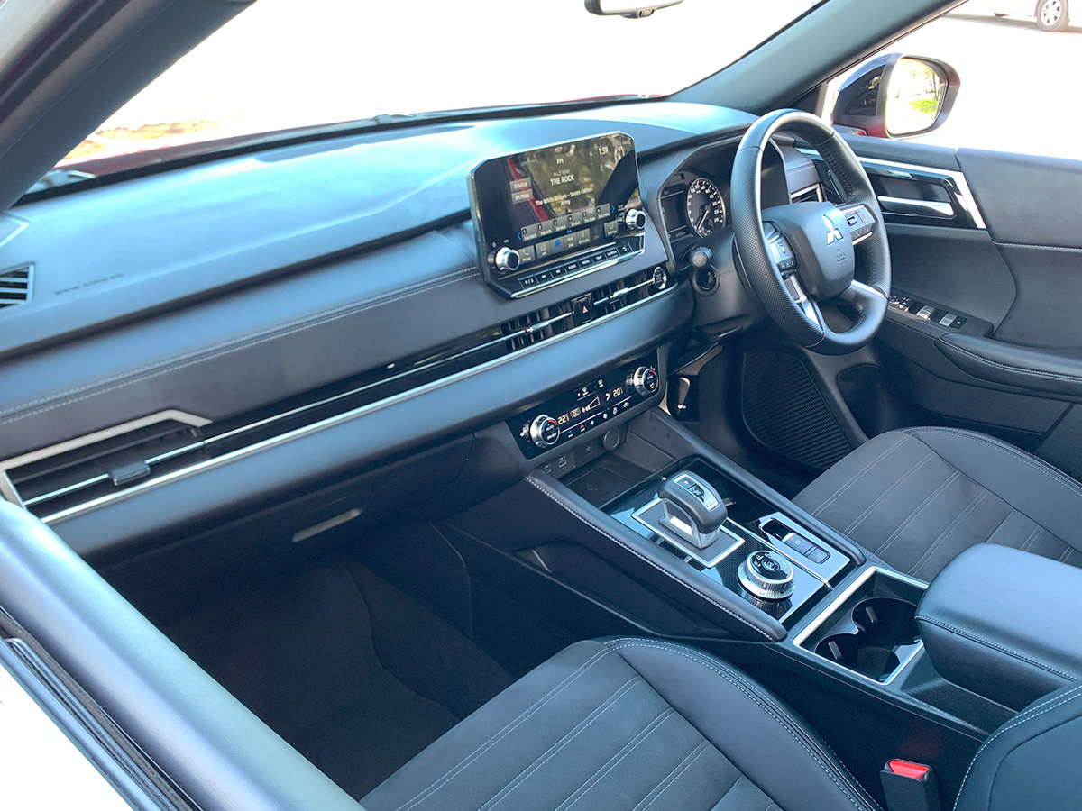 2024 Mitsubishi Outlander Sport 2WD 7 Seater 2.5L Petrol