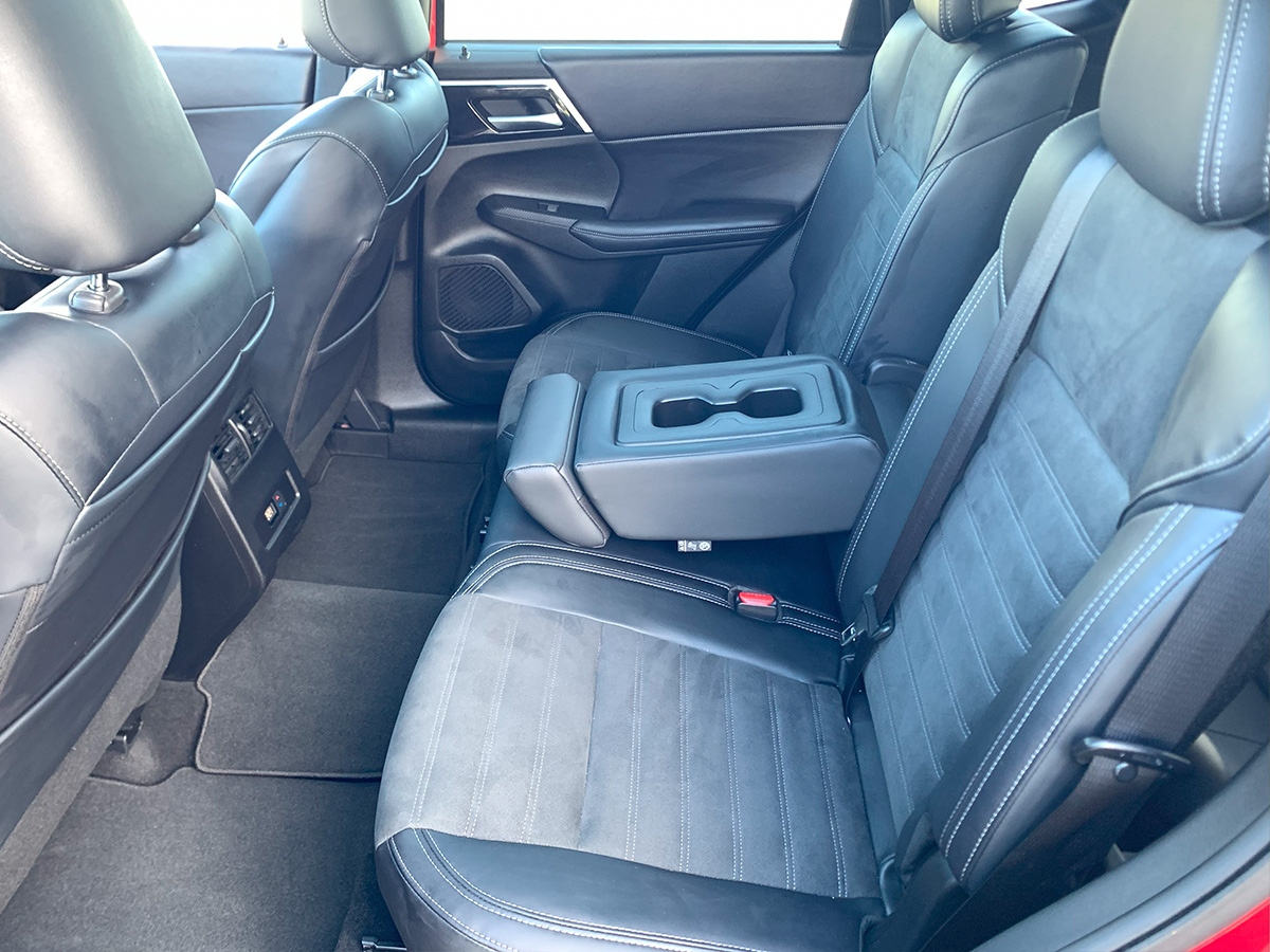 2024 Mitsubishi Outlander Sport 2WD 7 Seater 2.5L Petrol