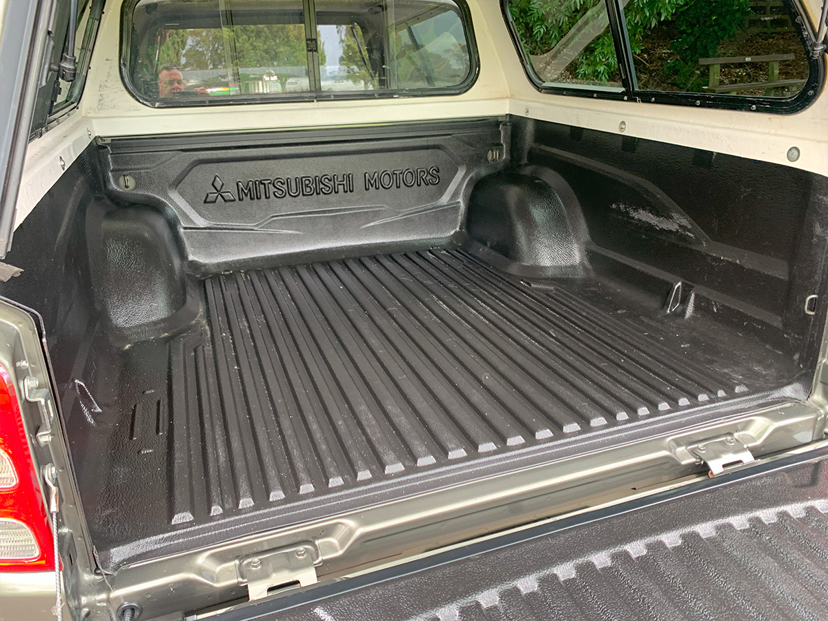 2017 Mitsubishi Triton GLXR 2.4L 2WD Diesel Turbo 6 Speed Manual