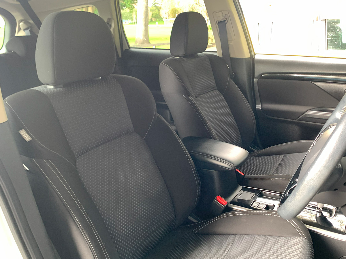 2020 Mitsubishi Outlander LS 2.4L Petrol 7 Seater Automatic