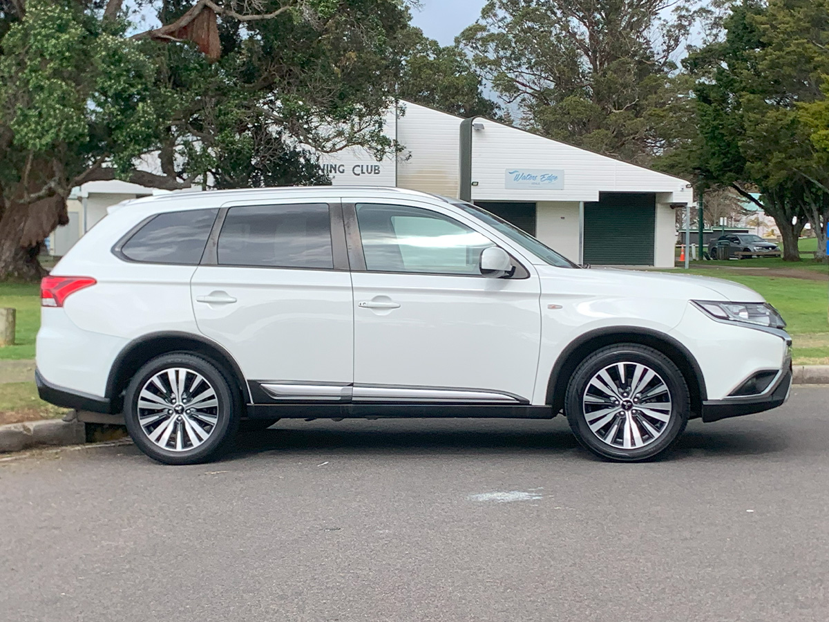 2020 Mitsubishi Outlander LS 2.4L Petrol 7 Seater Automatic