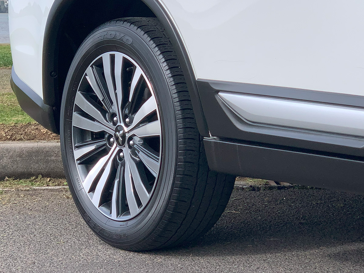 2020 Mitsubishi Outlander LS 2.4L Petrol 7 Seater Automatic