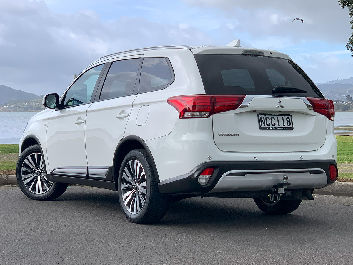 2020 Mitsubishi Outlander LS 2.4L Petrol 7 Seater Automatic