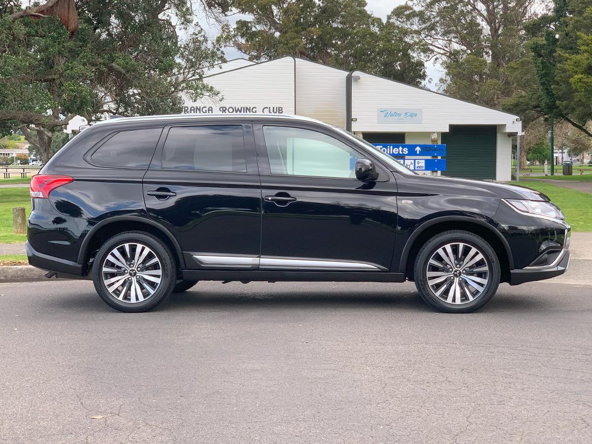 2021 Mitsubishi Outlander LS 2.4L Petrol 7 Seater Automatic
