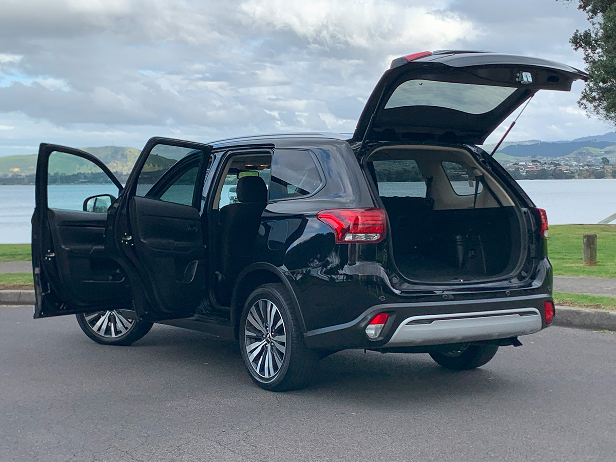 2021 Mitsubishi Outlander LS 2.4L Petrol 7 Seater Automatic