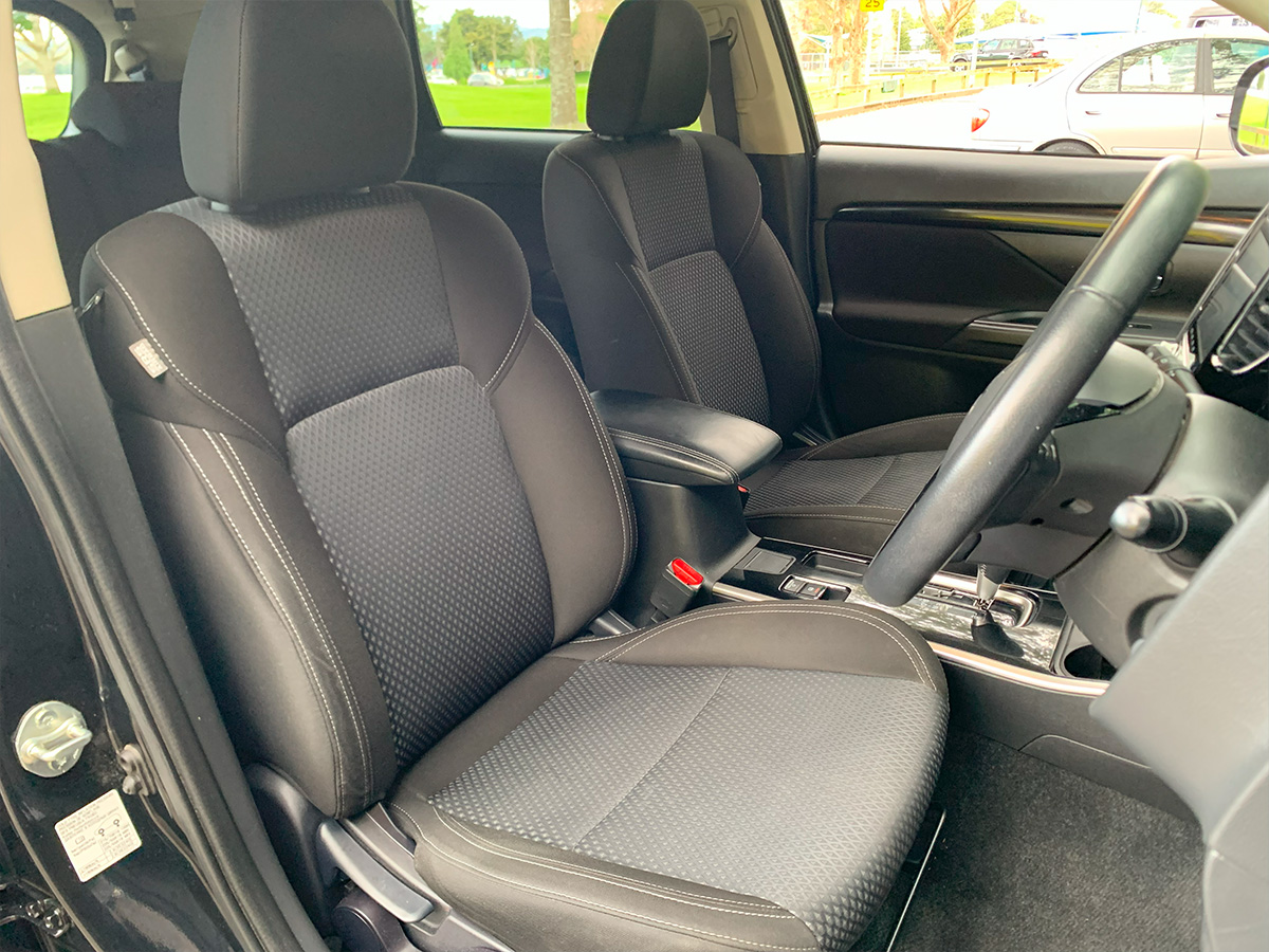 2021 Mitsubishi Outlander LS 2.4L Petrol 7 Seater Automatic