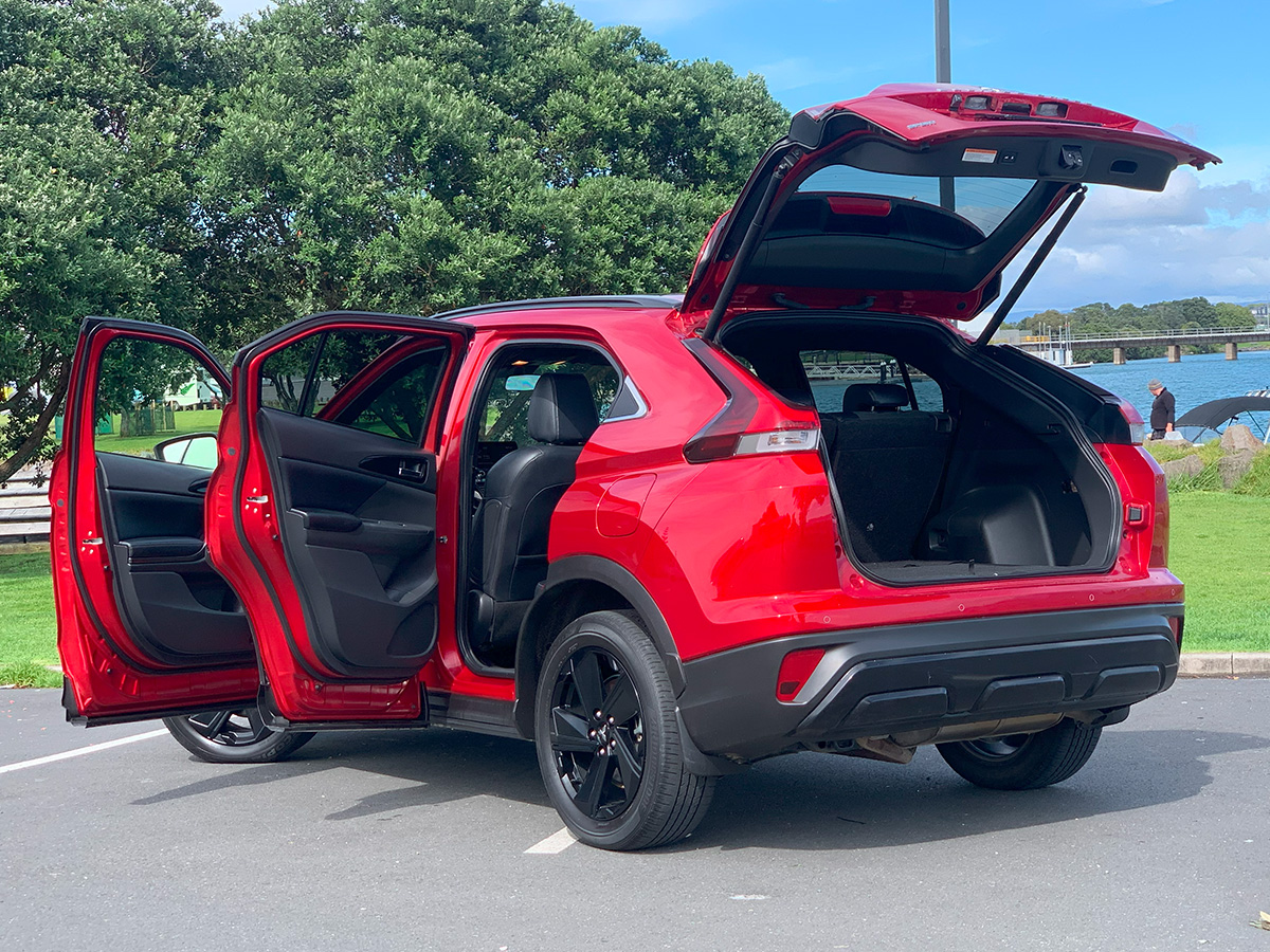 2023 Mitsubishi Eclipse Cross PHEV Sport