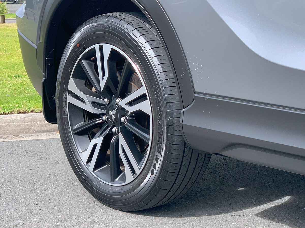 2023 Mitsubishi Eclipse Cross XLS 2WD