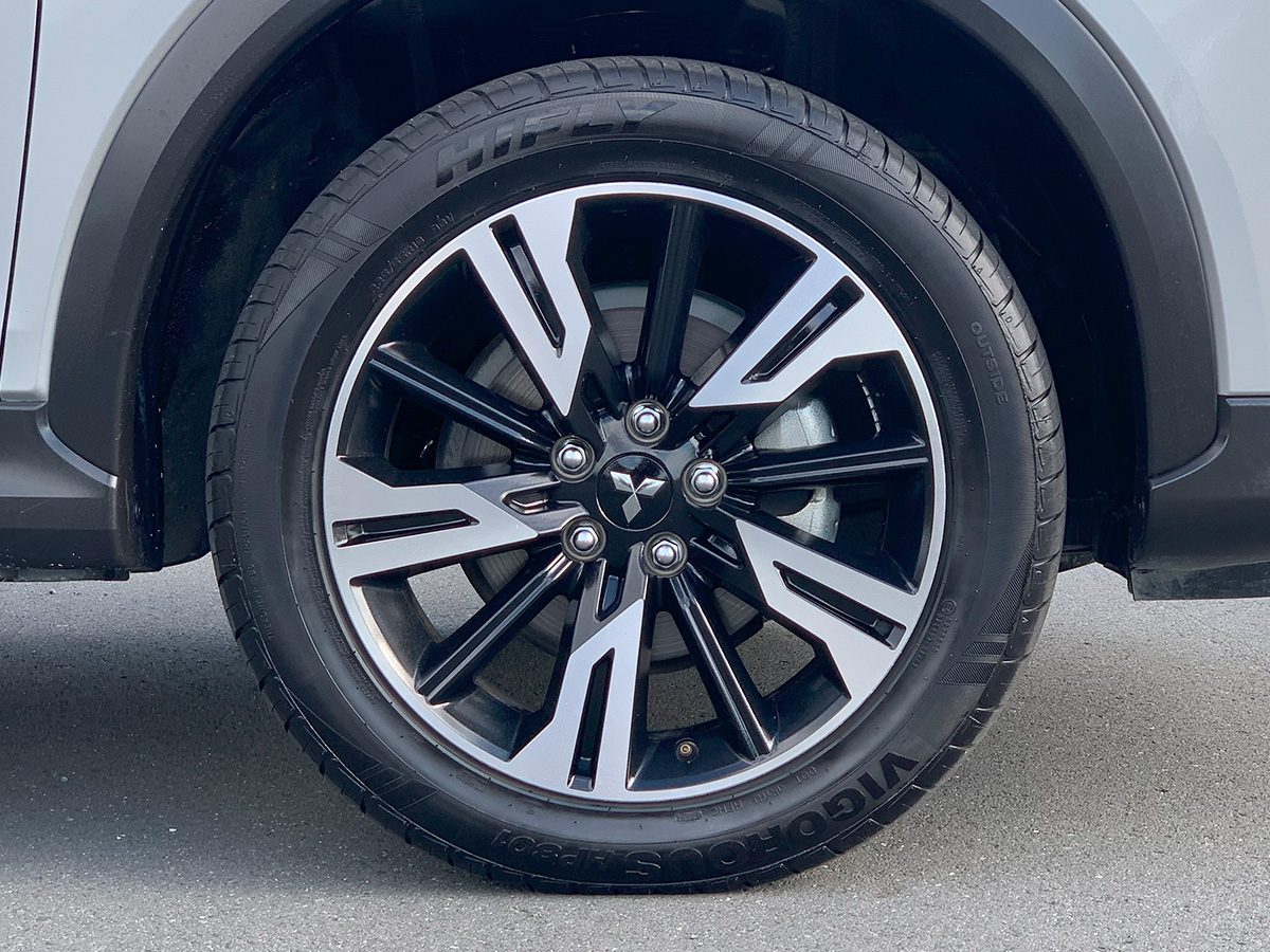 2023 Mitsubishi Eclipse Cross XLS 2WD