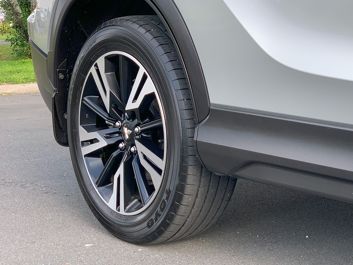 2023 Mitsubishi Eclipse Cross XLS 2WD