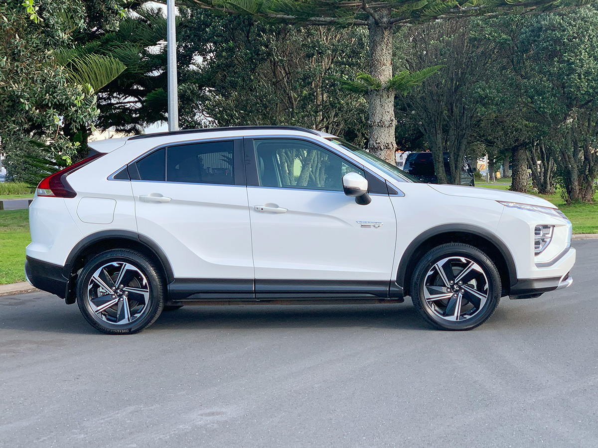 2023 Mitsubishi Eclipse Cross XLS PHEV HYBRID 4WD
