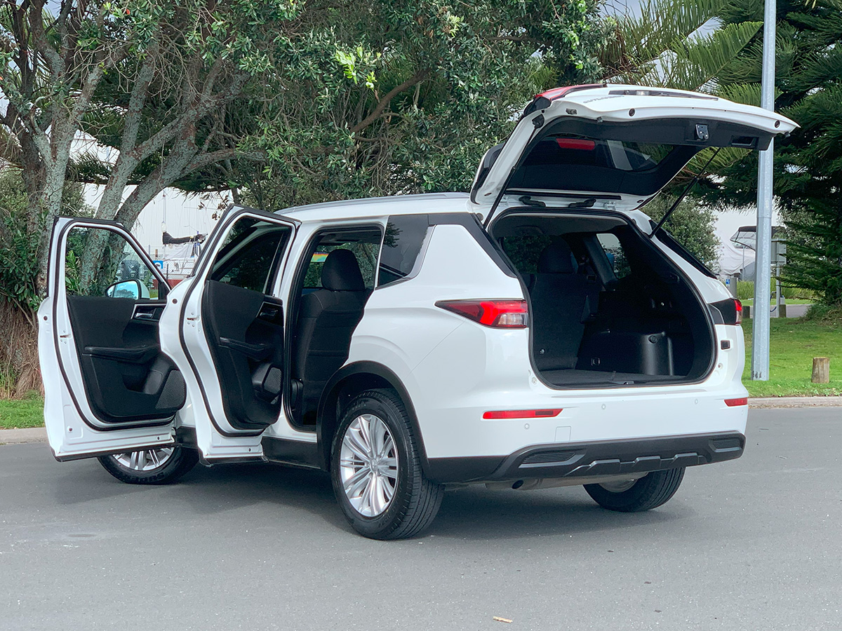 2023 Mitsubishi Outlander LS 2WD 2.5L Petrol Auto