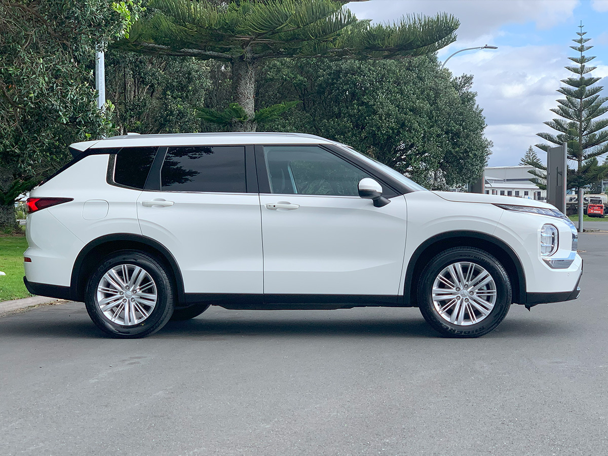 2023 Mitsubishi Outlander LS 2WD 2.5L Petrol Auto