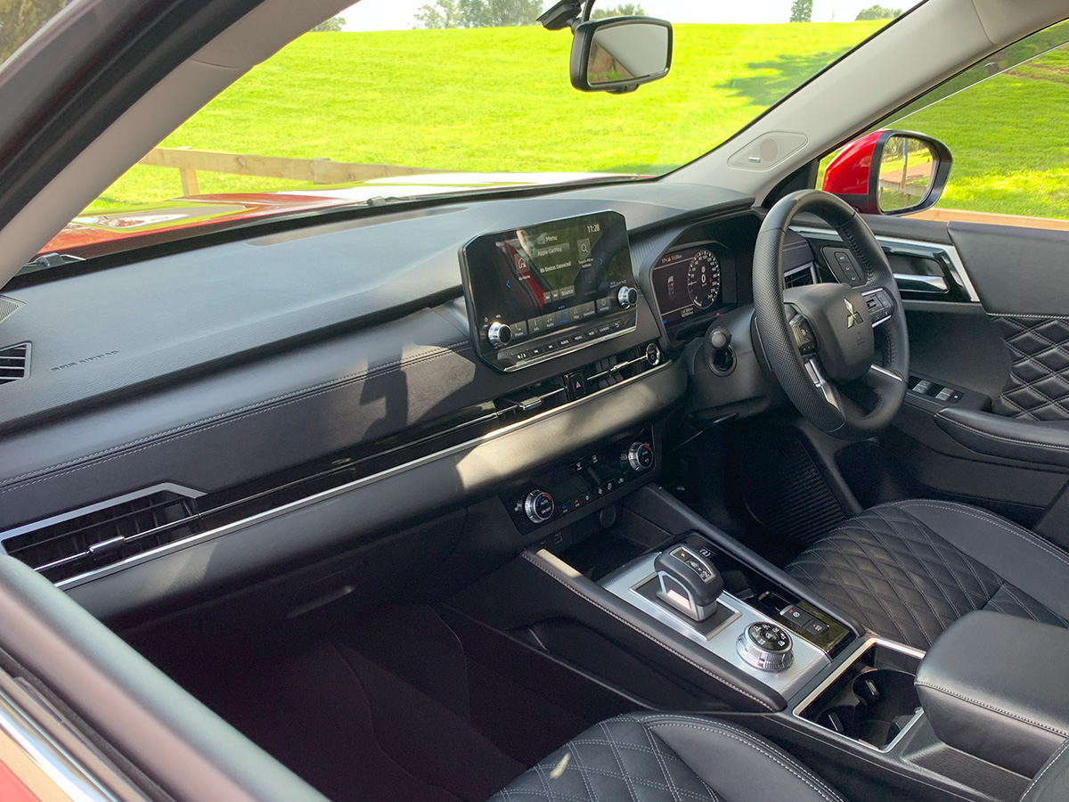 2023 Mitsubishi Outlander VRX PHEV HYBRID 4WD