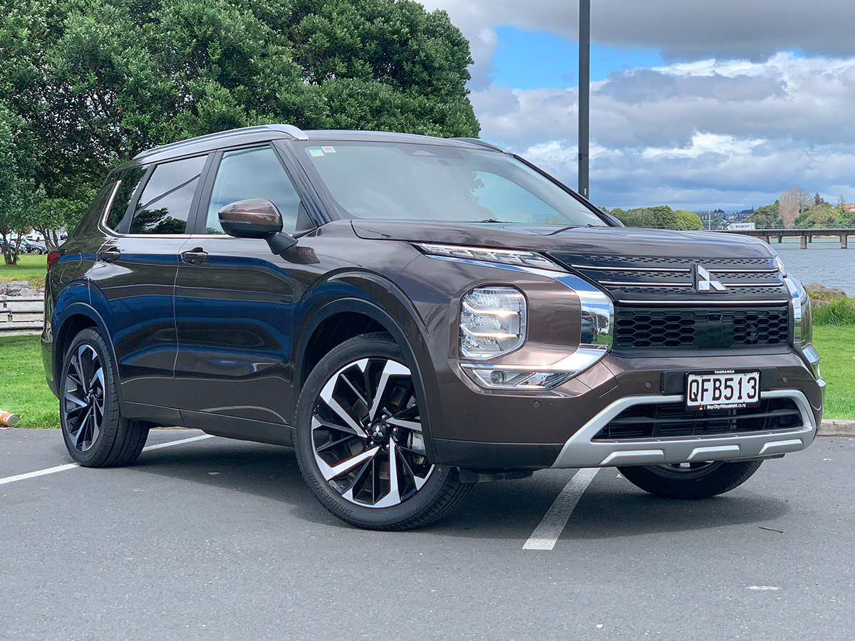 2023 Mitsubishi Outlander XLS 2WD 7 Seater 2.5L Petrol Auto