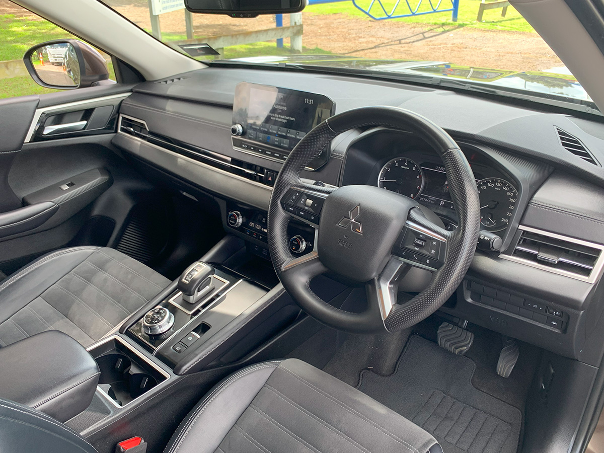2023 Mitsubishi Outlander XLS 2WD 7 Seater 2.5L Petrol Auto