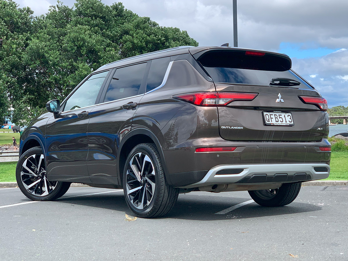 2023 Mitsubishi Outlander XLS 2WD 7 Seater 2.5L Petrol Auto