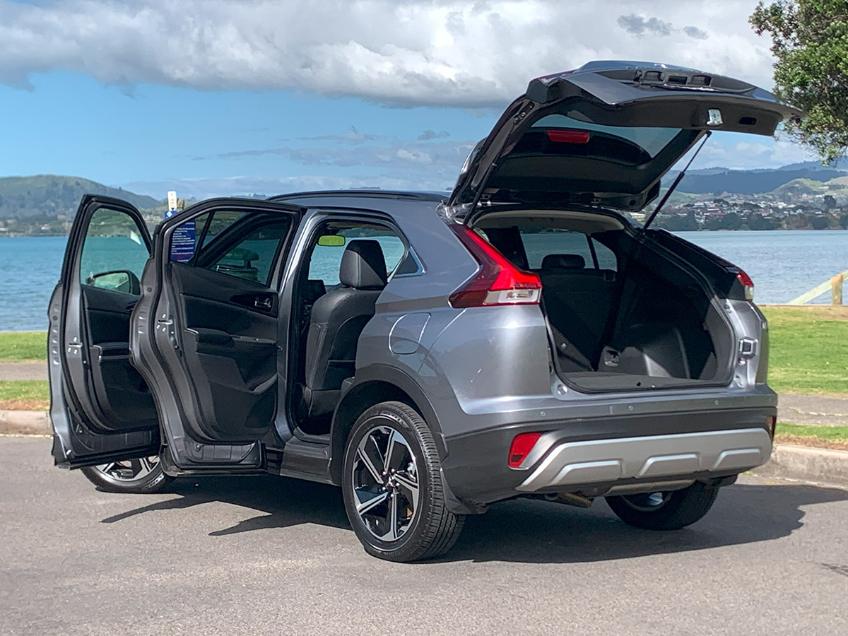 2024 Mitsubishi Eclipse Cross PHEV XLS 4WD Hybrid