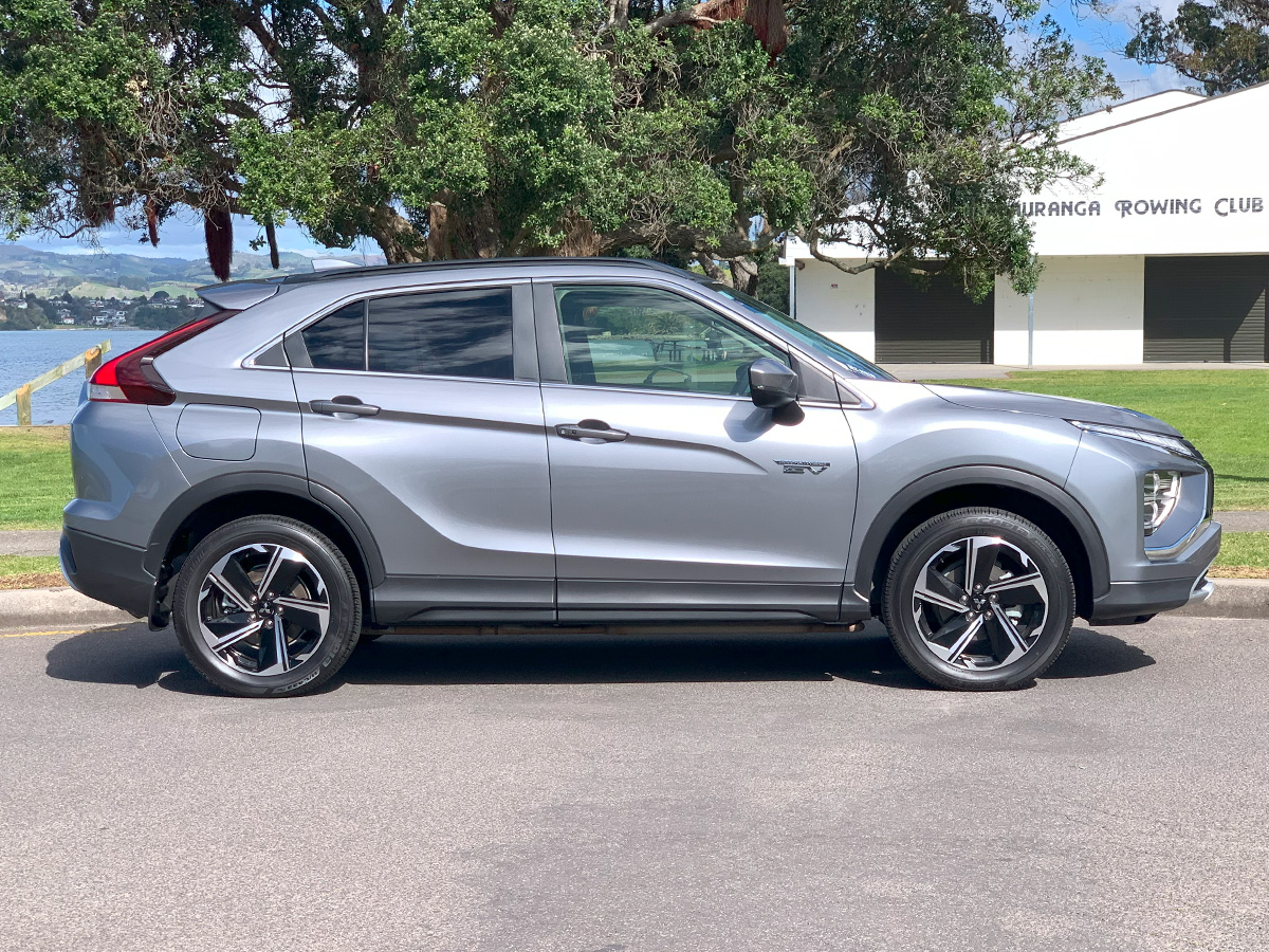 2024 Mitsubishi Eclipse Cross PHEV XLS 4WD Hybrid