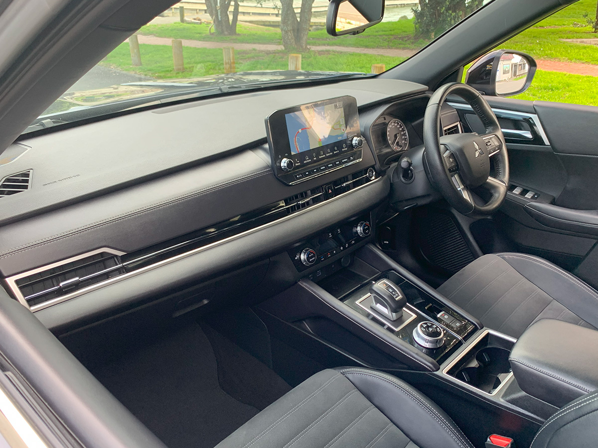 2024 Mitsubishi Outlander Sport 2WD 7 Seater 2.5L Petrol