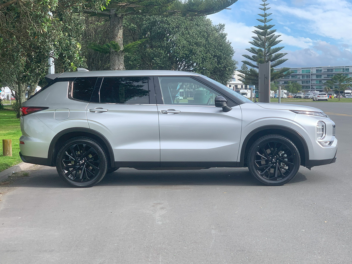 2024 Mitsubishi Outlander Sport 2WD 7 Seater 2.5L Petrol