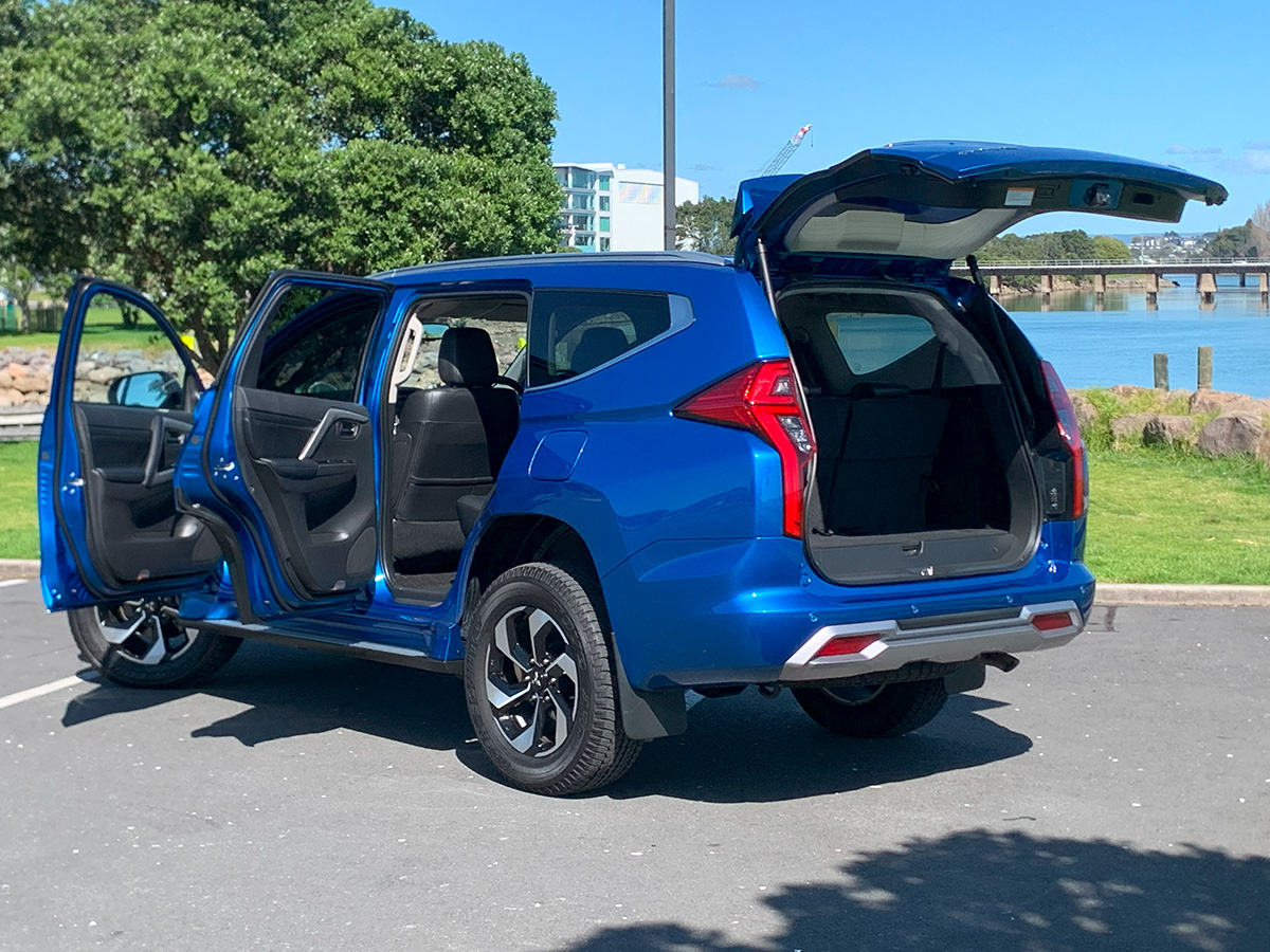 2024 Mitsubishi Pajero Sport VRX